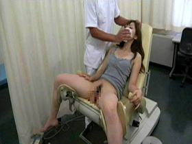 泌尿器科で緊張する人妻をレ○プ中出しする医師の盗撮映像ベスト4時間　20人　サンプル画像02